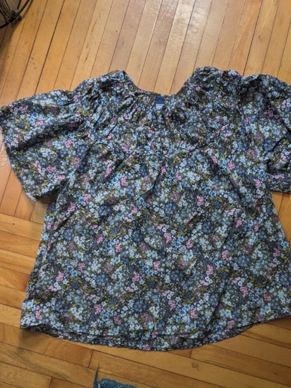 OLD NAVY Women Sz L Shirt Blouse Floral Smocking Bell Sleeves Keyhole Cotton